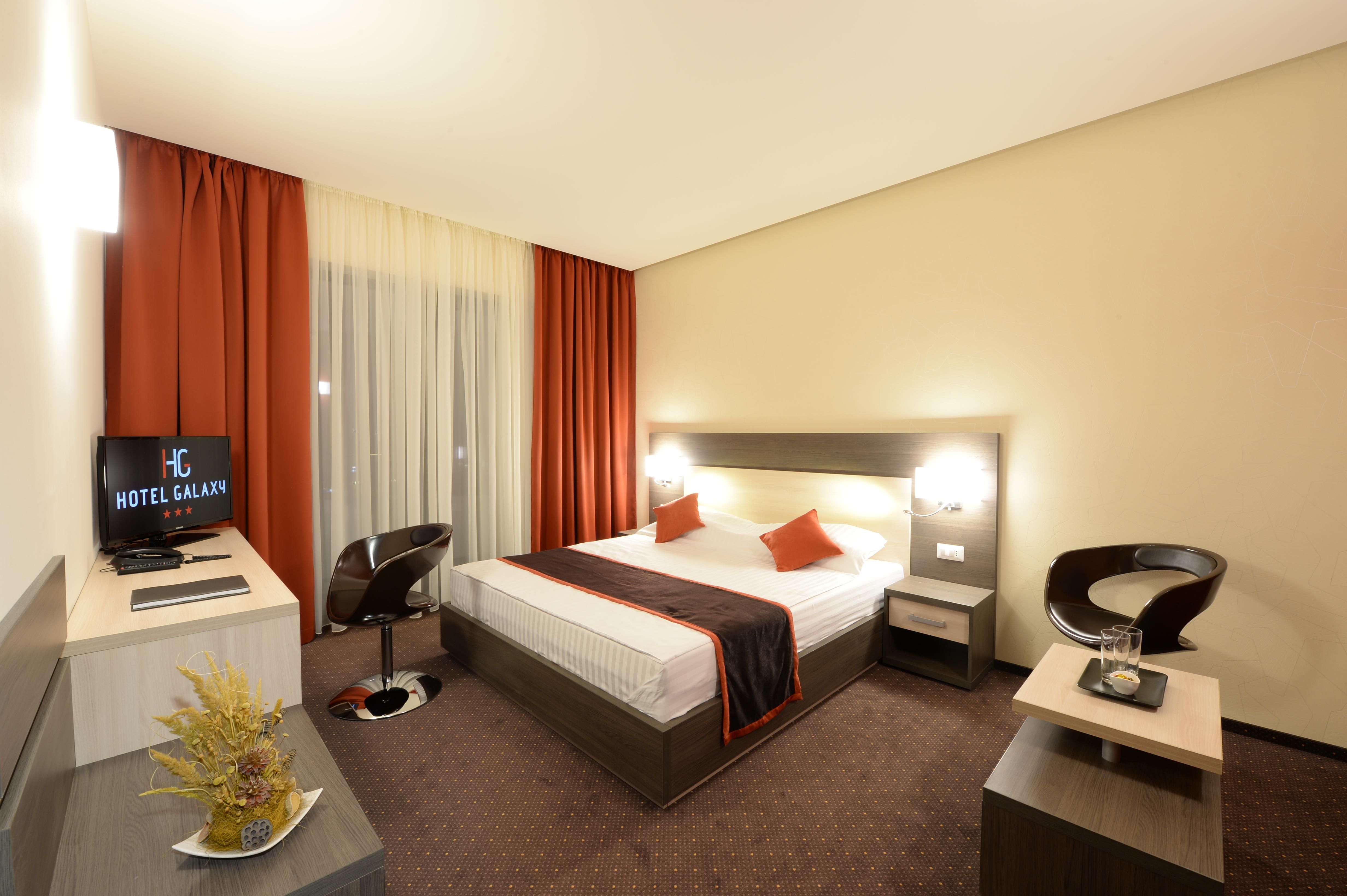Hotel Galaxy Dumbravita  Buitenkant foto