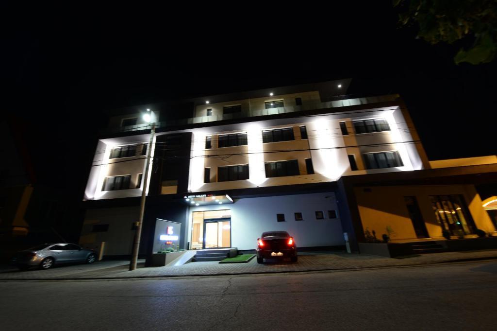 Hotel Galaxy Dumbravita  Buitenkant foto