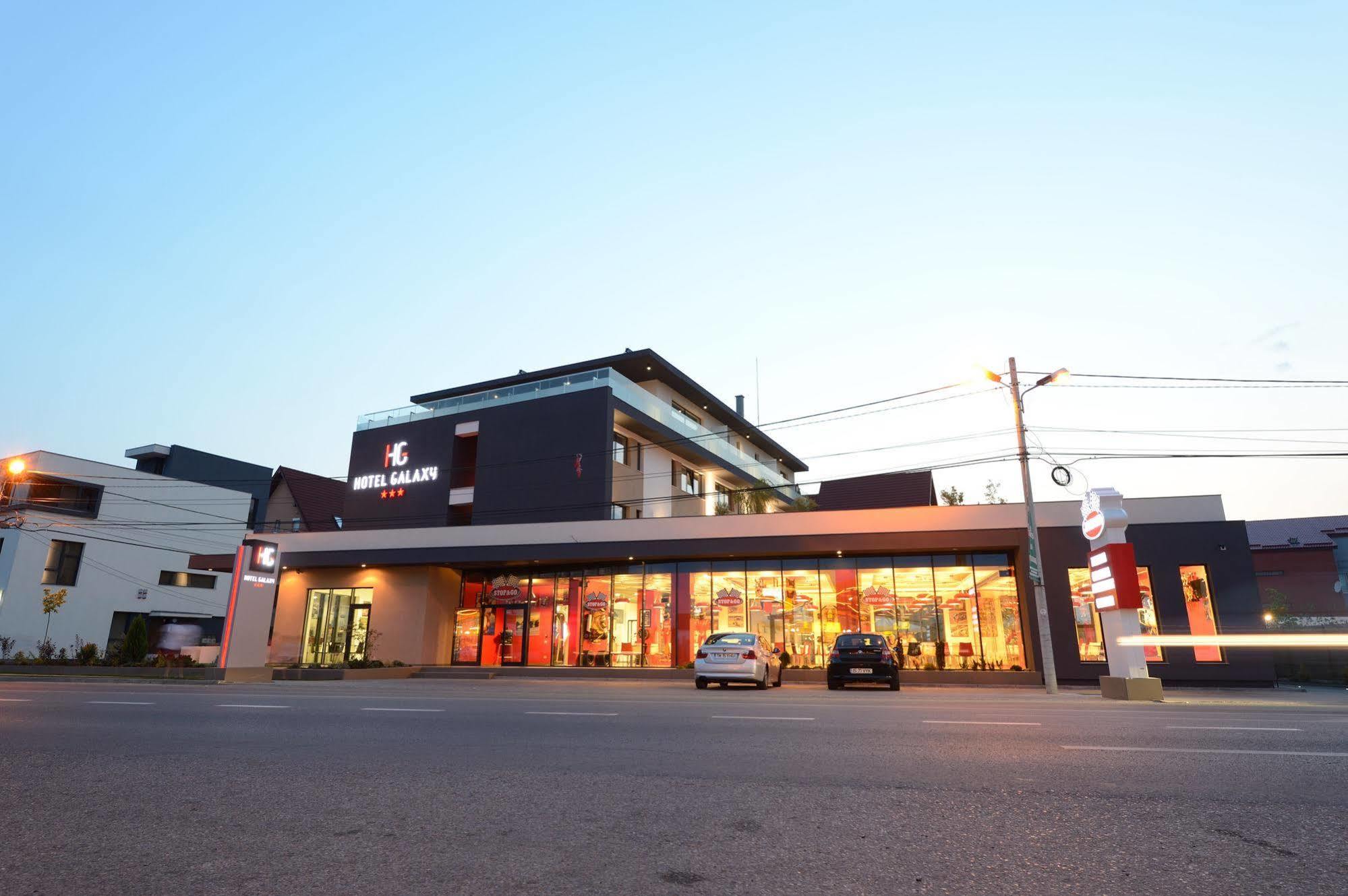 Hotel Galaxy Dumbravita  Buitenkant foto